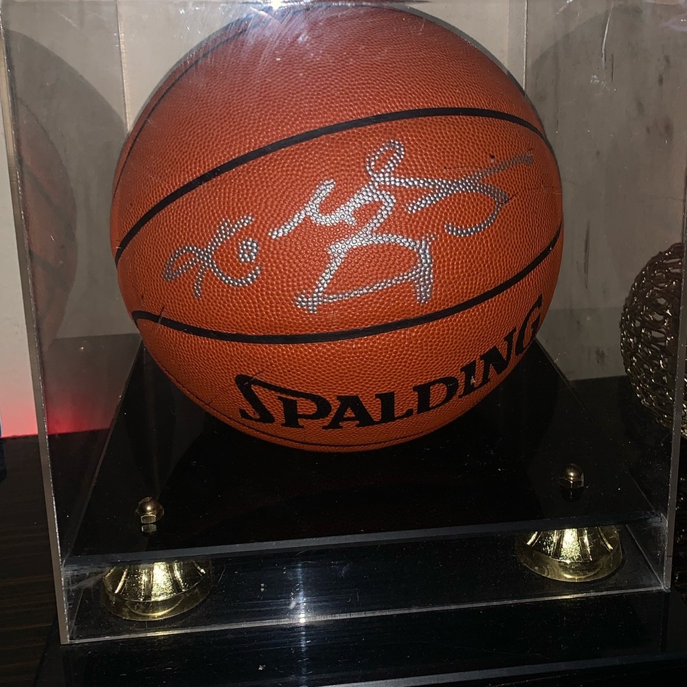 authentic autographed kobe bryant basketball